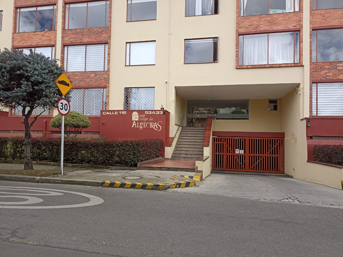 Apartamento en Venta en el Conjunto San Felipe de Algeciras