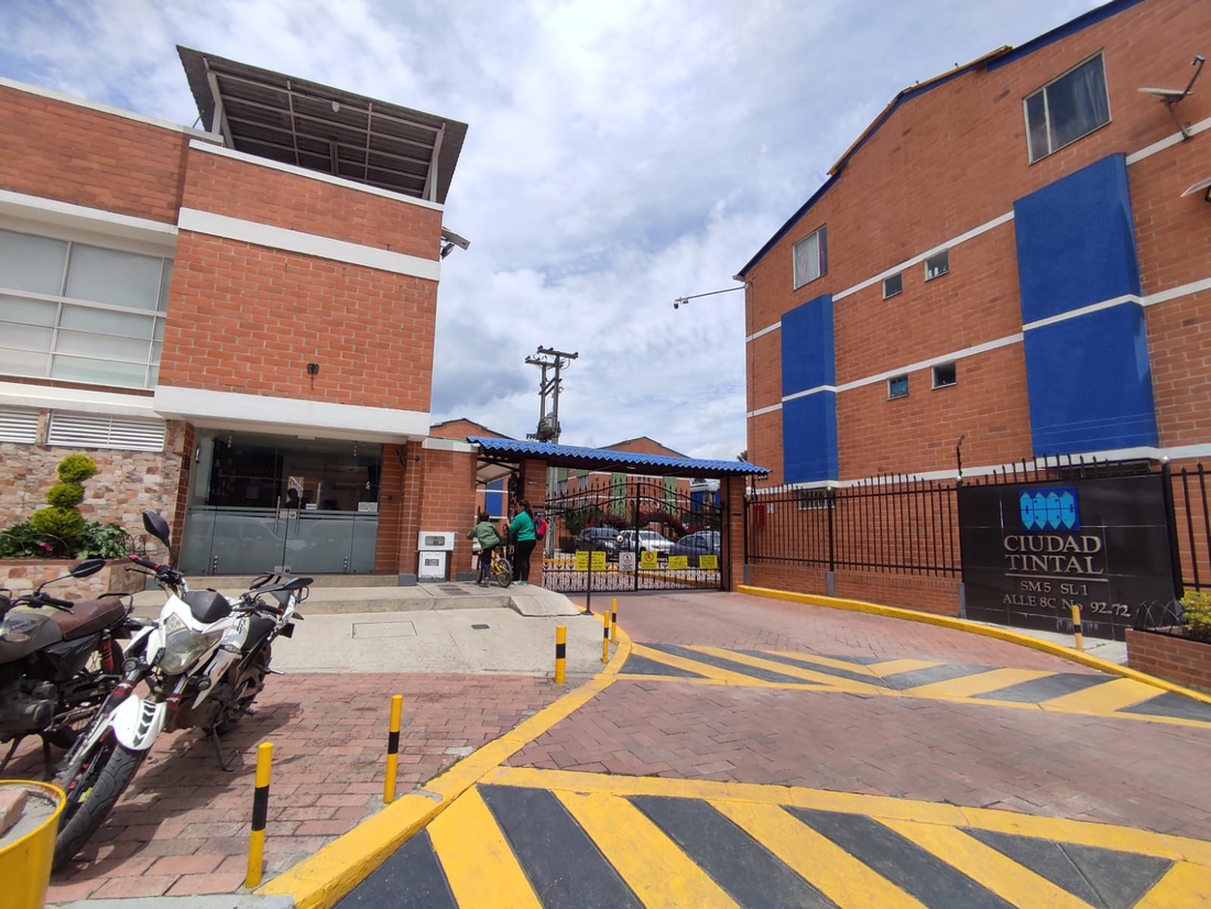casa con conjunto cerrado en Venta en el Conjunto Ciudad Tintal Supermanzana 5 Superlote 1